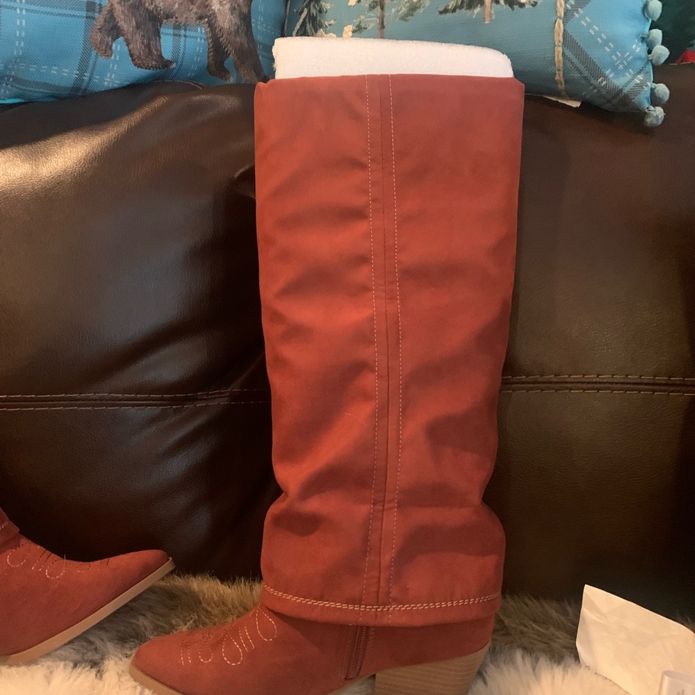 Versatile Rust Suede Cowgirl Heeled Boots